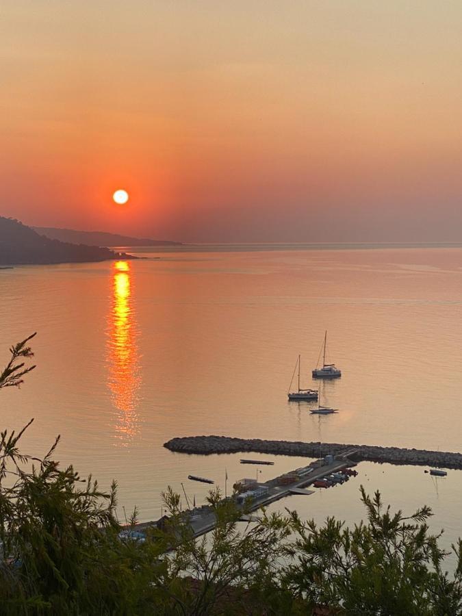 Villa L'Ensoleillee Vue Panoramique Mer, 250 M De La Plage Et Du Centre Ville Menton Luaran gambar