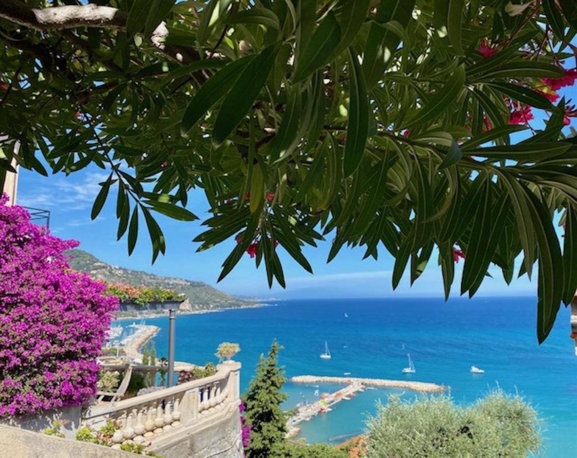 Villa L'Ensoleillee Vue Panoramique Mer, 250 M De La Plage Et Du Centre Ville Menton Luaran gambar